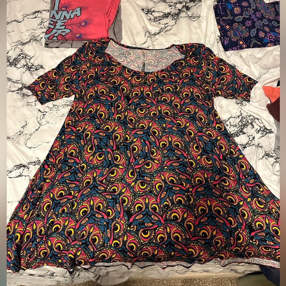 Lularoe owl perfect tee, size XS